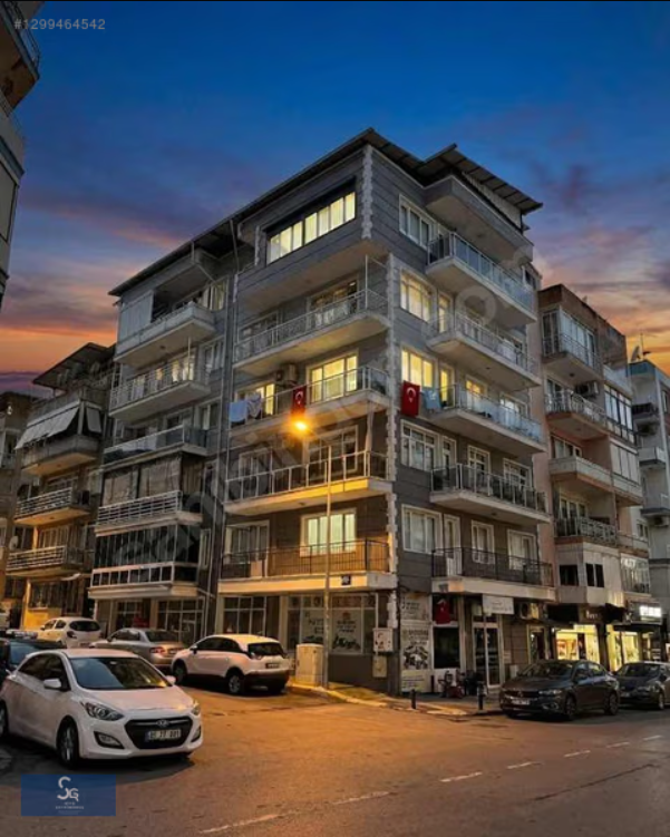 SAKARYA CADDESİNDE 100m2 SATILIK ÇİFT CEPHELİ KÖŞE BİNA 2+1